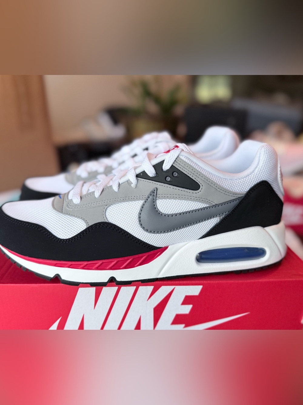 Nike Air Max Correlate - Picture 2 of 7